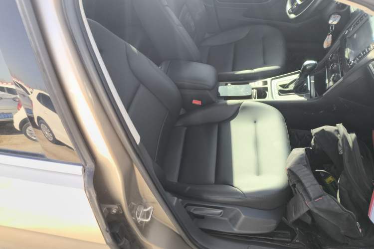 Used Volkswagen Golf 2015 1.4TSI Automatic Comfort Model
