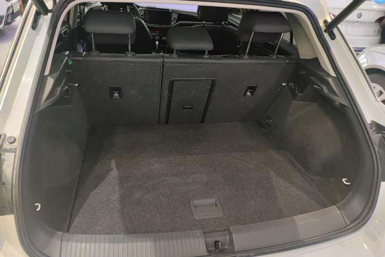 Used Volkswagen T-ROC 2021 280TSI DSG Two-Wheel Drive Comfort Connect 30th Anniversary Edition