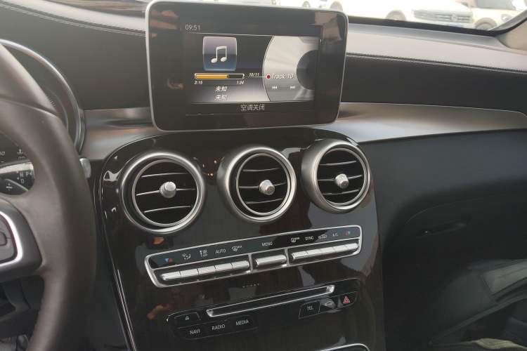 Used Mercedes-Benz GLC 2019 Facelift GLC 260 L 4MATIC Luxury Model
