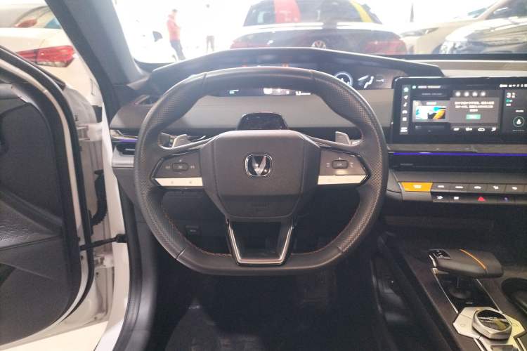 Used Changan UNI-V 2023 1.5T Prestige Model
