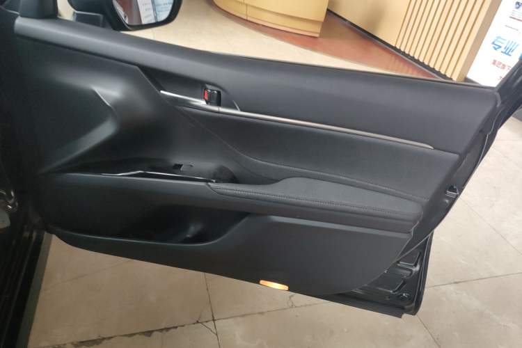 Used Toyota Camry 2023 Dual-Motor 2.5 HGVP Leading Edition
