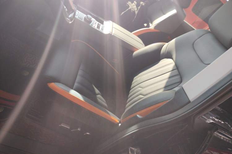 Used Beijing Auto BJ40 2024 2.0T All-New Urban Hunter Edition Chivalrous Style
