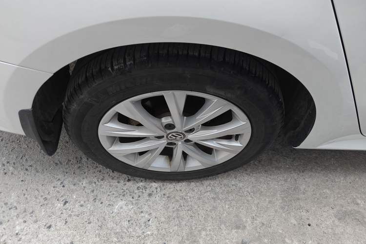 Used Volkswagen Lavida 2015 230TSI DSG Comfort Edition
