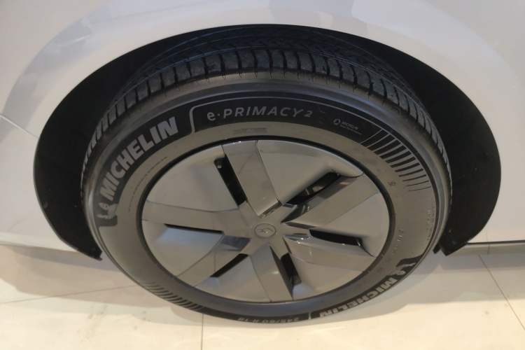 Used Li Auto MEGA 2024 Ultra Model
