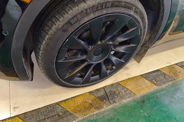 Used Tesla Model Y 2023 Rear-Wheel-Drive Version