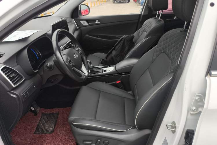 Used Hyundai Tucson 2020 280TGDi Two-Wheel-Drive GLS Fashion Edition China VI Standard
