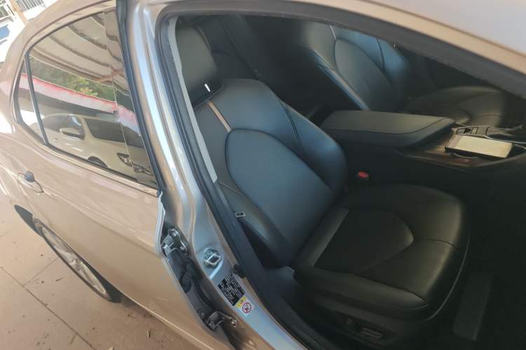 Used Toyota Camry 2018 2.0G Luxury Edition
