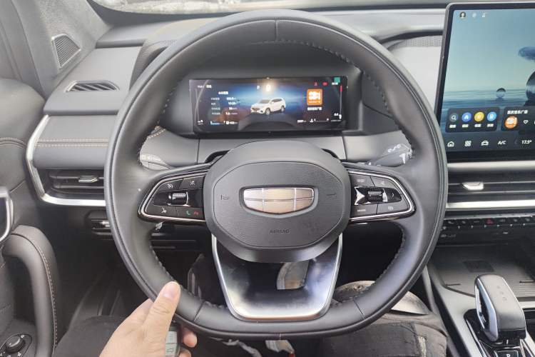 Used Geely Auto Haoyue L 2025 2.0T DCT Luxury Edition