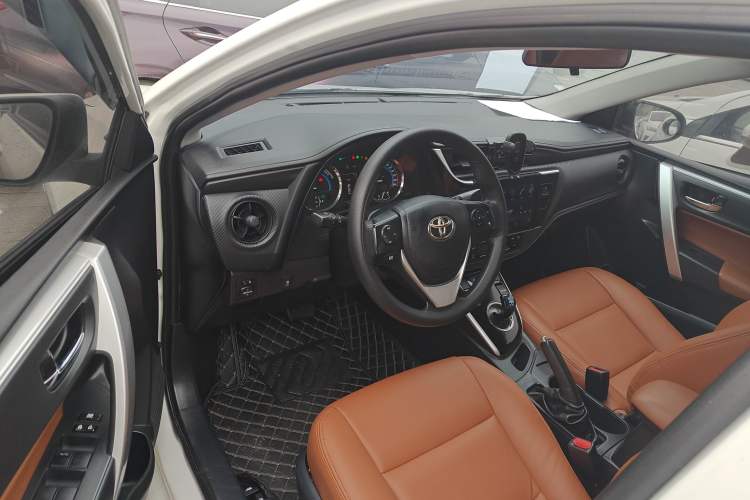 Used Toyota Levin 2017 Revised Dual-Engine 1.8H GS E-CVT Elite Sunroof Version China V Standard