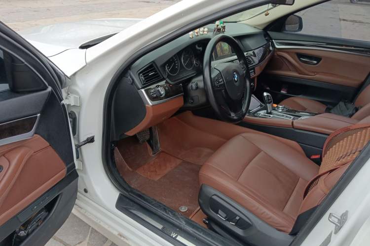 Used BMW 5 Series 2014 525Li Leading Model
