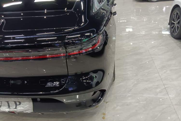 Used VOYAH PASSION 2024 PHEV Four-Wheel Drive Ultra-Long Range Flagship Model
