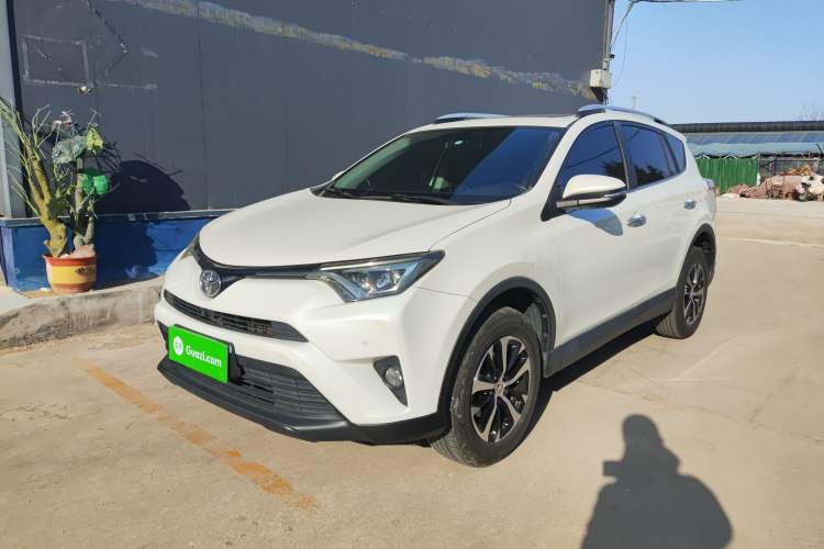 Used Toyota RAV4 2016 2.0L CVT Two-Wheel Drive Fashion Edition China V Standard