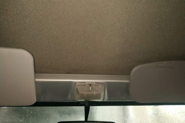 Used Wuling Zhiguang Small Truck 2020 1.2L Single Cab
