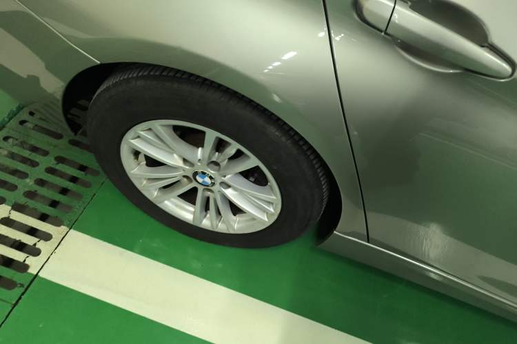 Used BMW 3 Series 2015 320Li Luxury Edition Fashion Model
