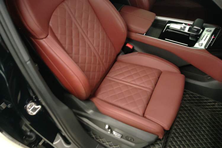 Used Audi Q6 2024 45 TFSI quattro Black Warrior Edition 7 Seats
