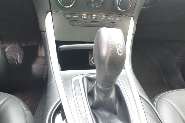 Used Ford Edge 2018 EcoBoost 245 Two-Wheel-Drive Platinum Edition 5 Seats
