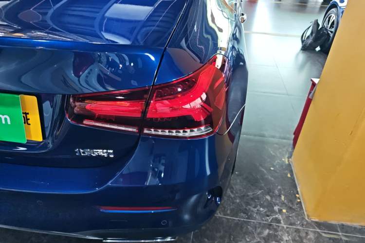 Used Mercedes-Benz A-Class 2021 A 200 L Sport Sedan Fashion Model
