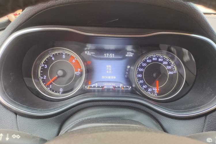 Used Jeep Cherokee 2019 2.0T Four-Wheel Drive Explorer Edition China VI Emission Standard