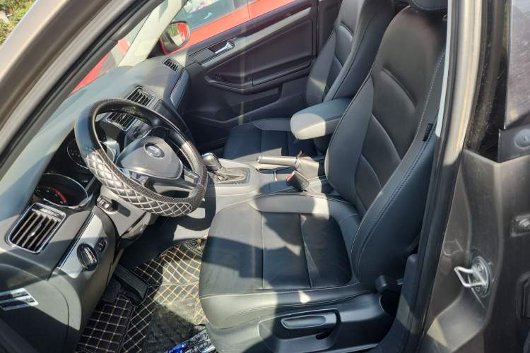 Used Volkswagen Sagitar 2016 230TSI 25th Anniversary Edition
