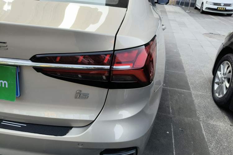 Used Roewe i5 2021 1.5L CVT Diamond Edition

