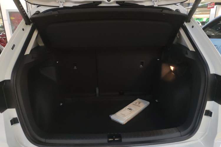 Used Volkswagen Tharu 2023 300TSI Two-Wheel-Drive Moon Luxury Edition