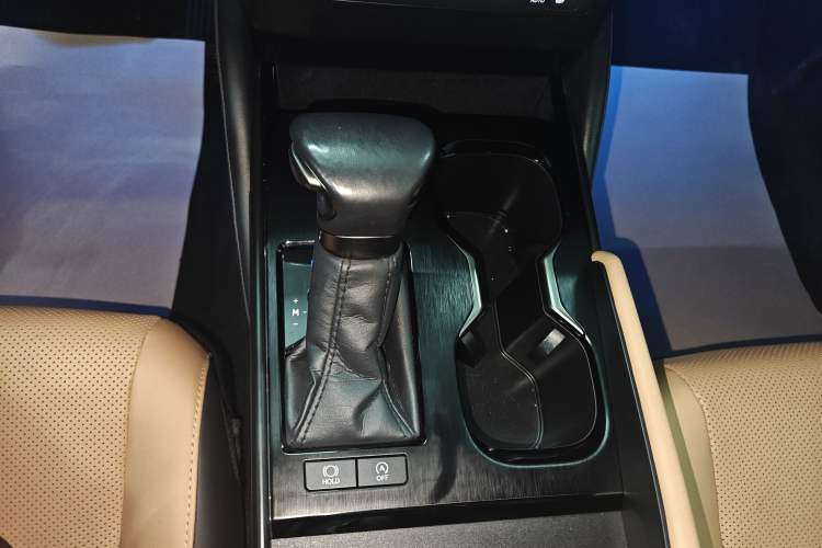 Used Lexus ES 2023 200 Excellence Edition
