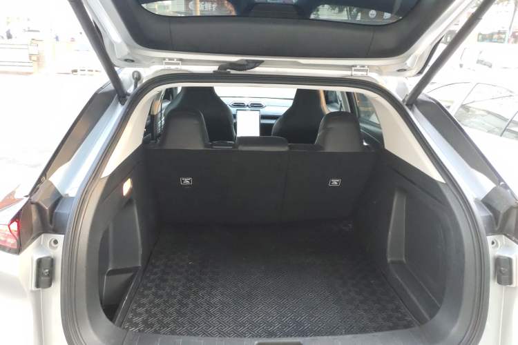 Used Dongfeng Aeolus Mage 2023 DH-i 1.5T Luxury Edition
