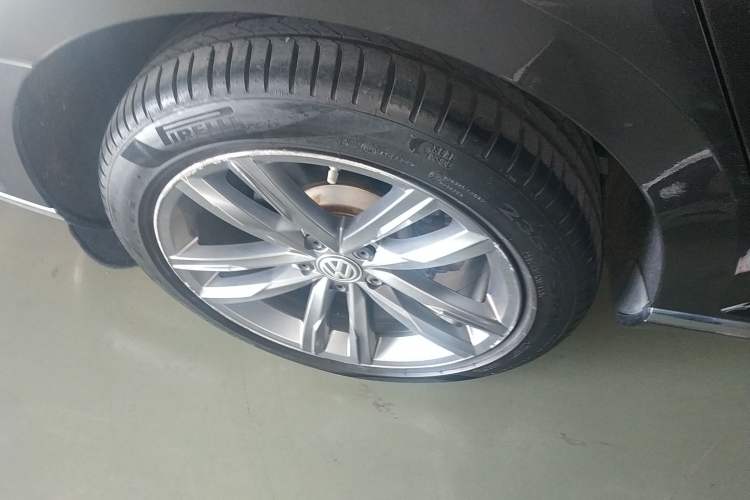 Used Volkswagen Variant 2017 380TSI Two-Wheel Drive Comfort Edition
