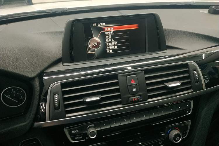 Used BMW 3 Series 2017 320Li Fashion Model
