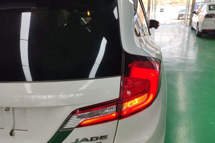 Used Honda Jade 2017 210 TURBO CVT Luxury Edition 5 Seats