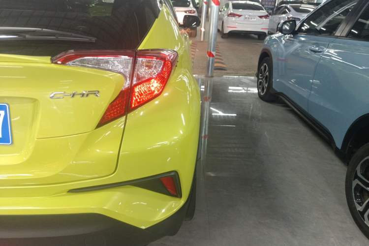 Used Toyota C-HR 2018 2.0L Leading Edition China V-standard
