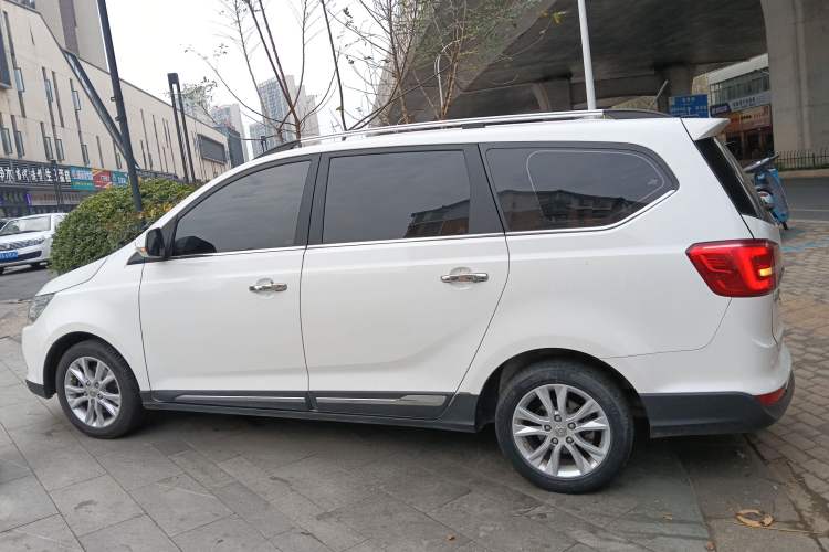 Used Baojun 730 2016 1.5L Manual Comfort Version 7 Seats China V Emission Standard
