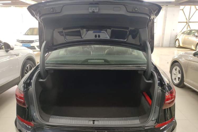 Used Volkswagen Passat 2019 280TSI Business Edition China VI
