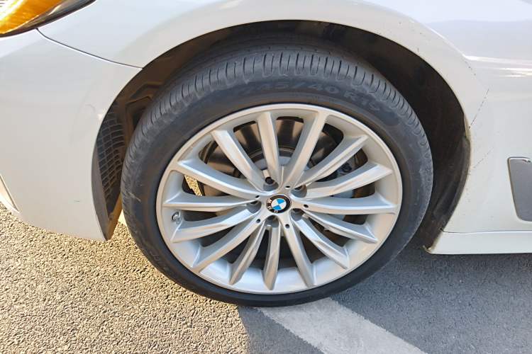 Used BMW 5 Series 2022 Second Facelift 530Li Luxury Edition Premium Package
