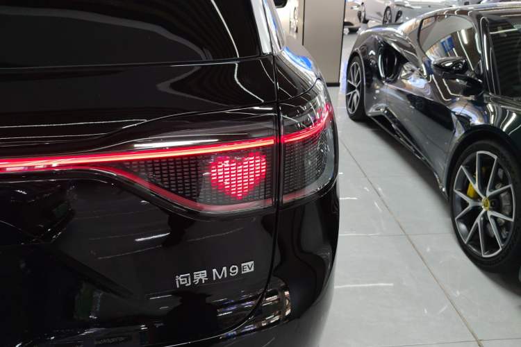 Used Hima AITO M9 2025 All-Electric Ultra Version 100 kWh 5-Seater Model
