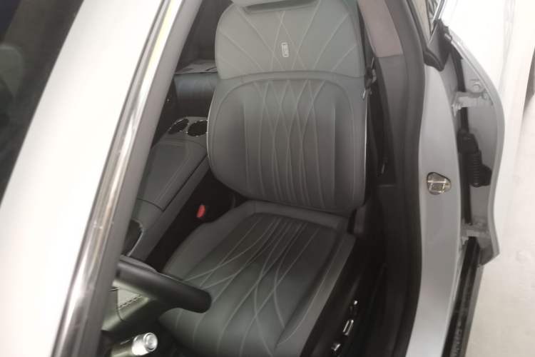 Used  E8 2025 575 km Exploration Intelligent Driving Edition