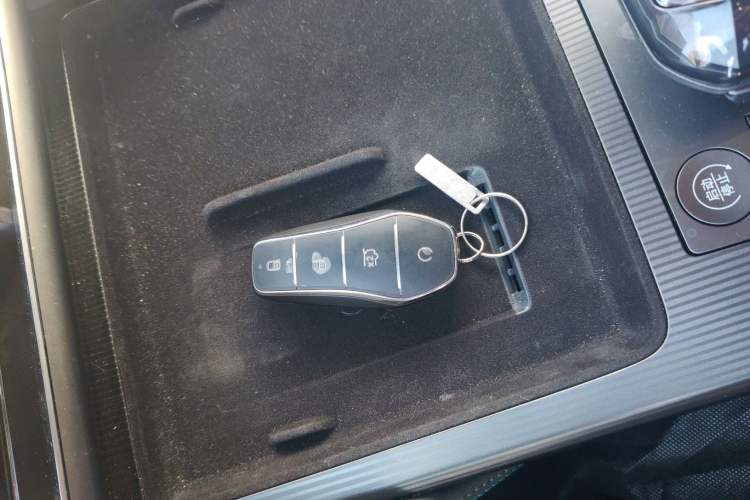 Used BYD Song L DM-i 2025 Intelligent Driving Version 112 km Beyond-Range Type
