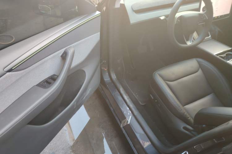 Used Tesla Model Y 2025 Rear-Wheel Drive First Edition