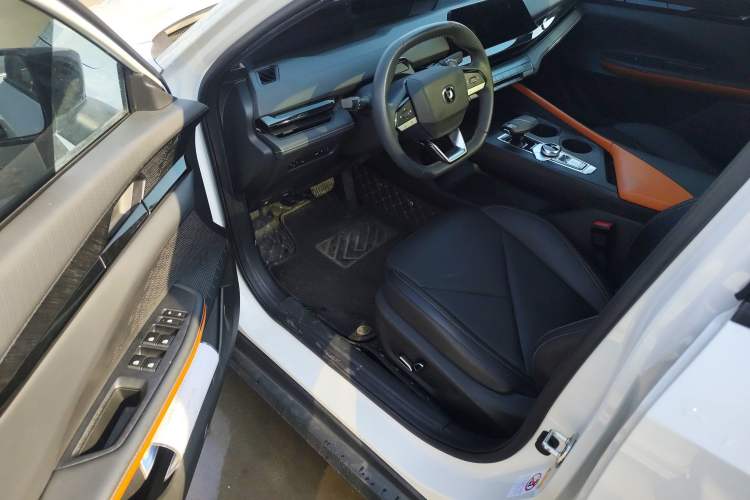 Used Changan UNI-V 2022 1.5T Prestige Version