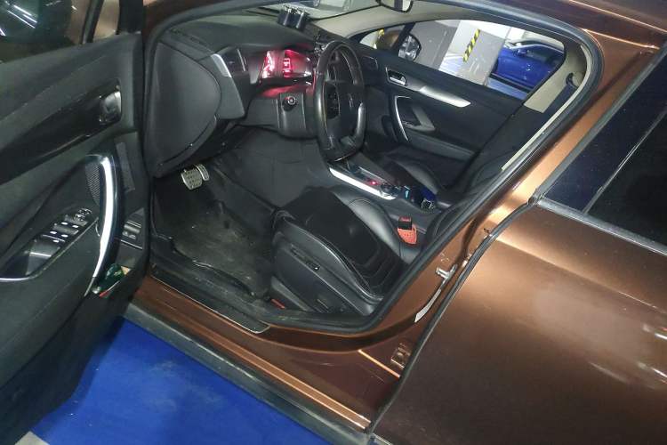 Used  6 2014 1.6T Luxury Edition THP200
