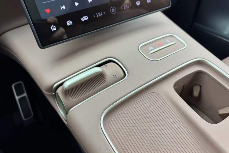 Used Nio ES8 2024 75 kWh
