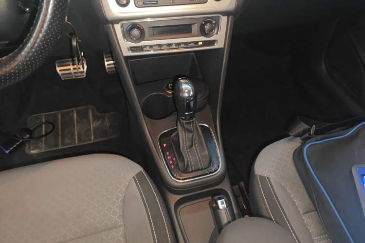 Used Volkswagen Polo 2014 1.6L Cross Polo Automatic
