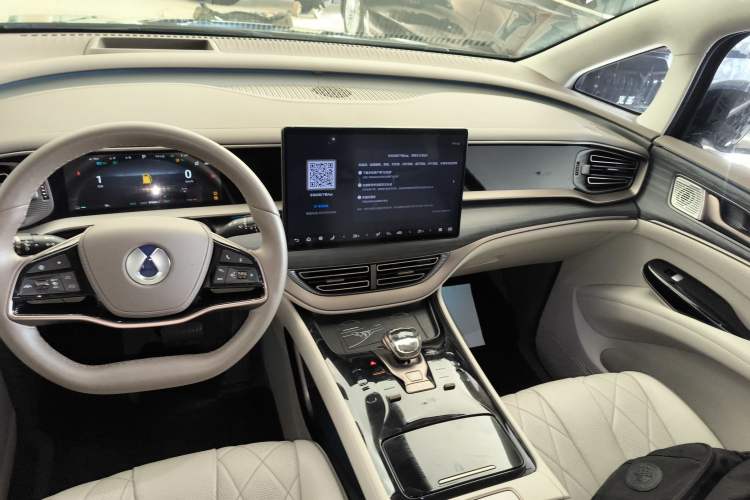 Used Denza D9 2022 DM-i 970 Four-Wheel Drive Flagship Model
