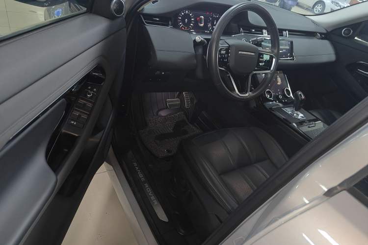 Used Land Rover Range Rover Evoque 2022 Aurora L 249 PS R-Dynamic Collins Antique Bronze Special Edition
