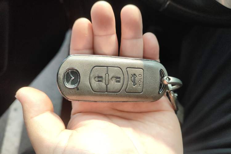 Used Mazda Mazda 3 Axela 2016 Sedan 2.0L Automatic Flagship Model
