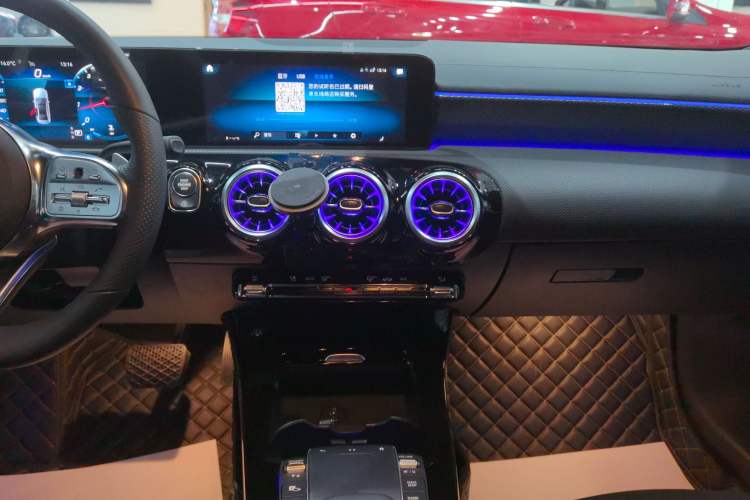 Used Mercedes-Benz A-Class 2022 Second Facelift A 200 L Sport Sedan Fashion Version