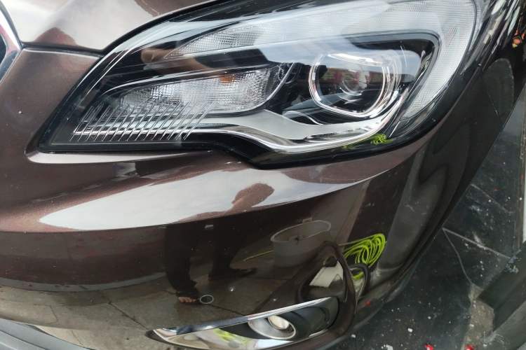 Used Buick Envision 2018 20T Two-Wheel Drive Luxury Model
