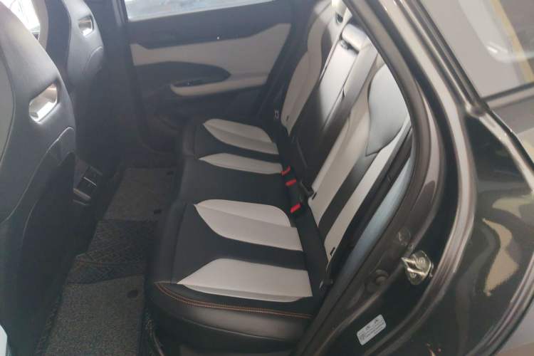 Used Changan UNI-V iDD 2024 Blue Whale Smart Electric iDD 136km ZhiKu Model
