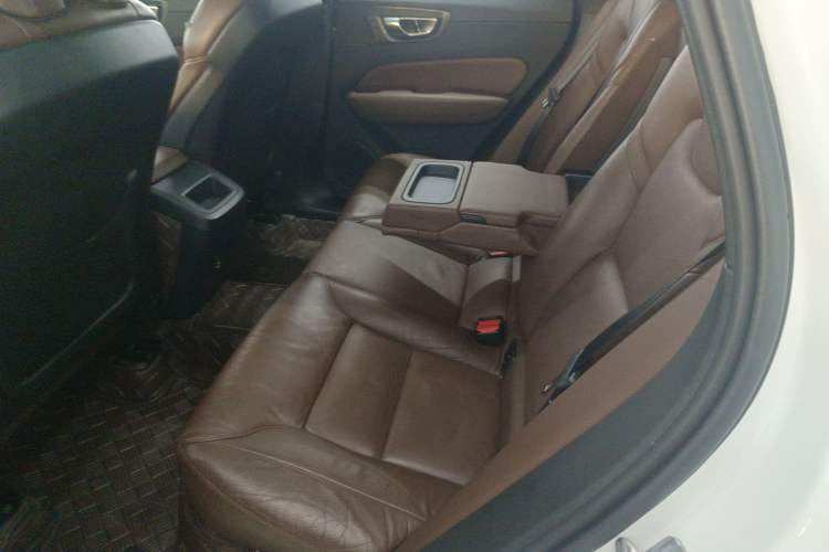 Used Volvo XC60 2019 T5 4x4 Smart Edition China VI Standard
