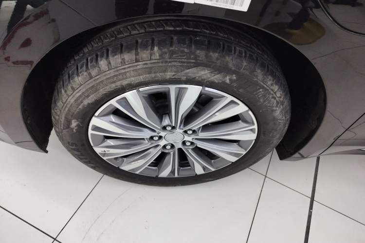 Used Hongqi E-QM5 2024 610 km PLUS
